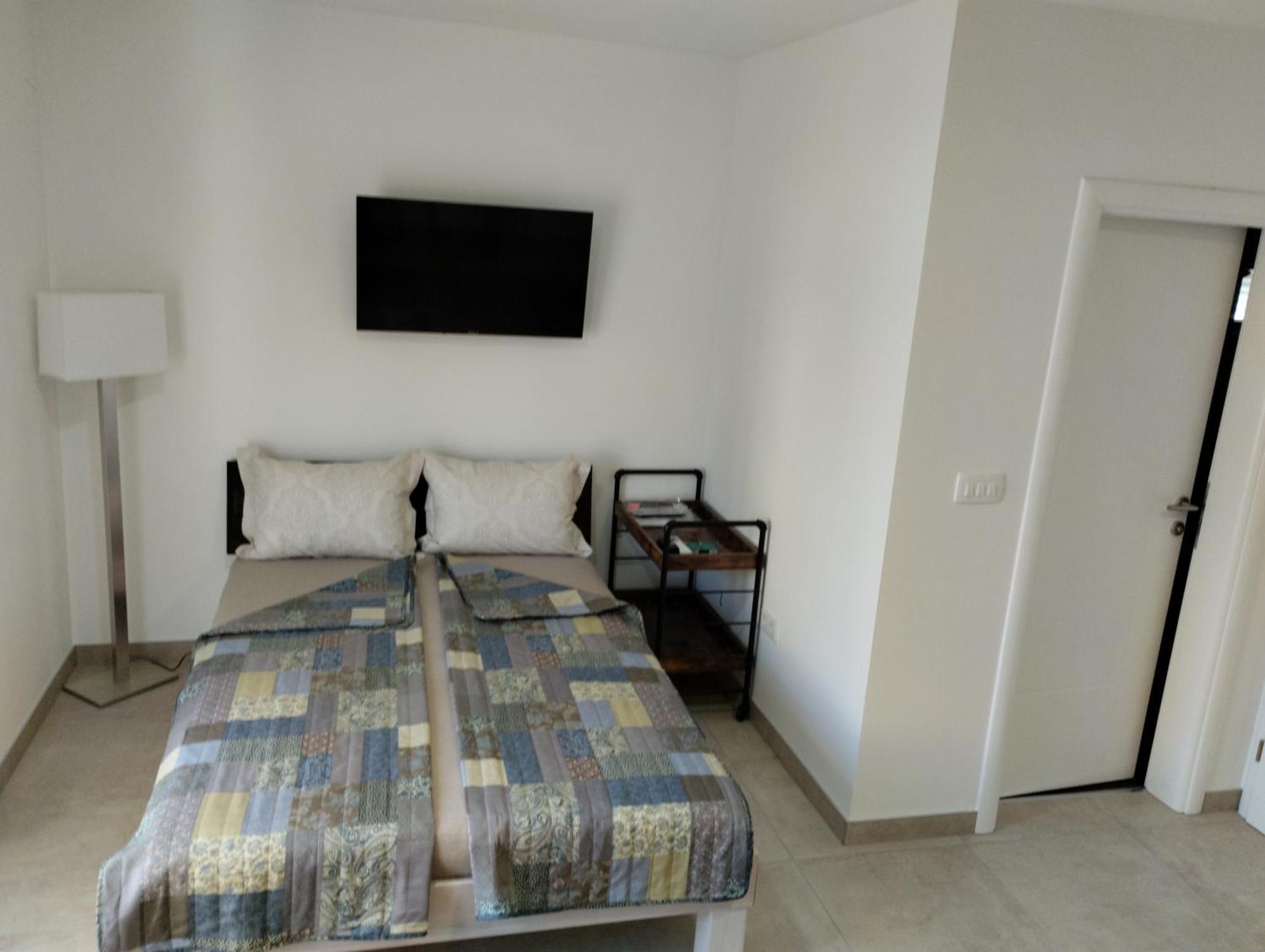 Ferienwohnung Iris Ivanica Exterior foto